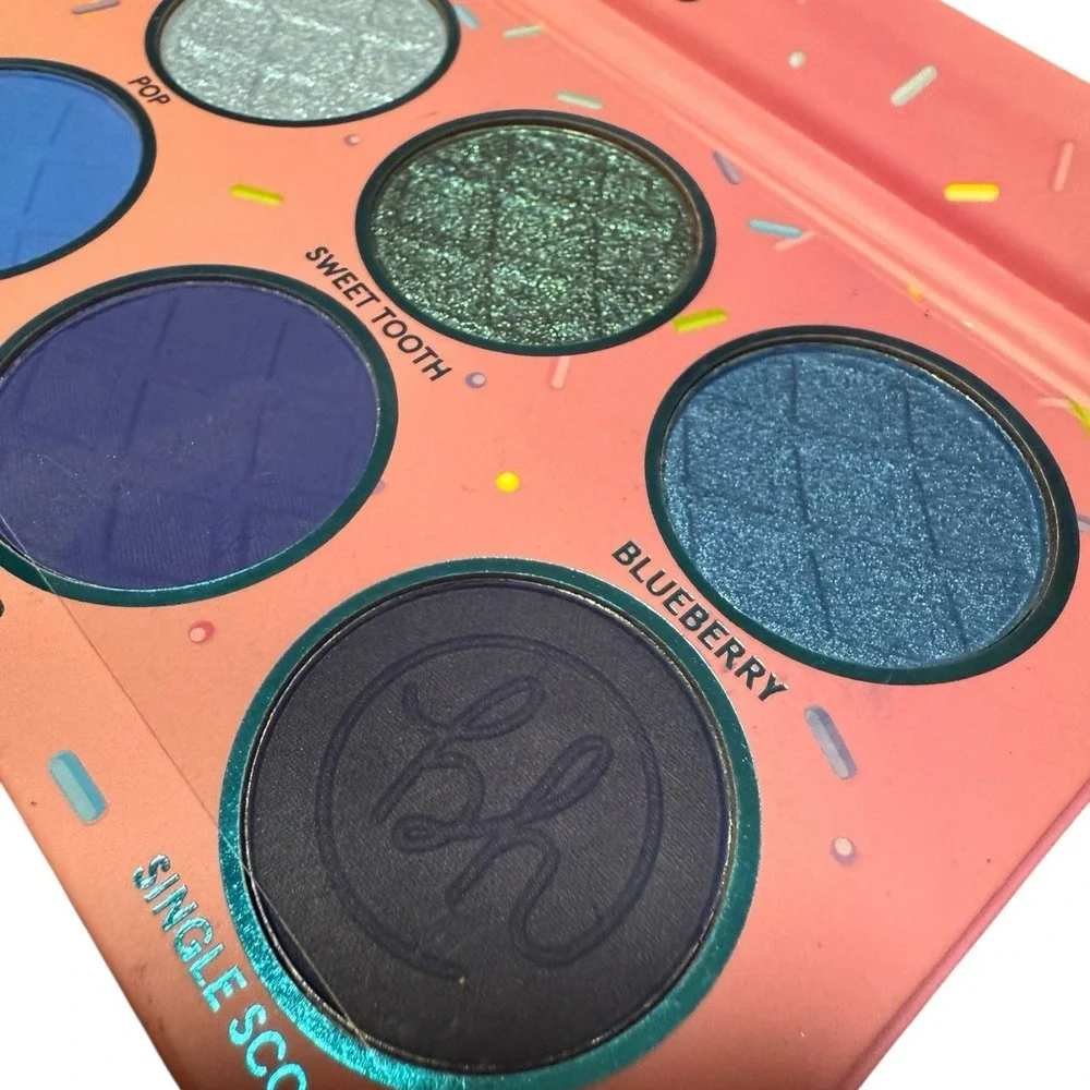 NEW bh Cosmetics Sweet Shoppe Bubble Gum Eyeshadow Palette 8 Colors Bright Blues